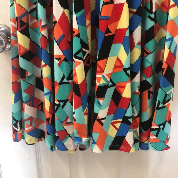 Lula Roe Nicole - Picture 3 of 4